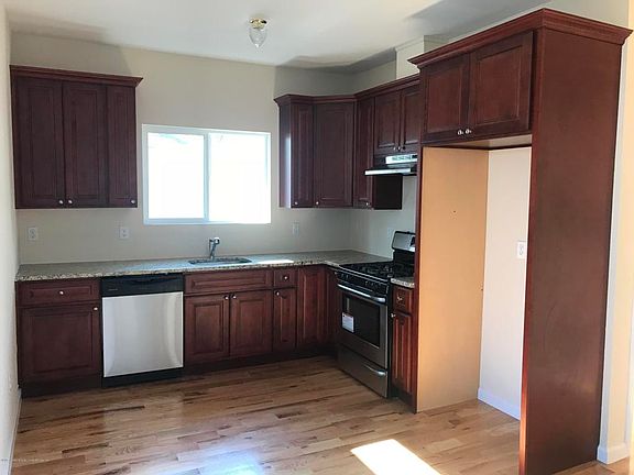 5th image of 125 Greenfield Ave Fl 1