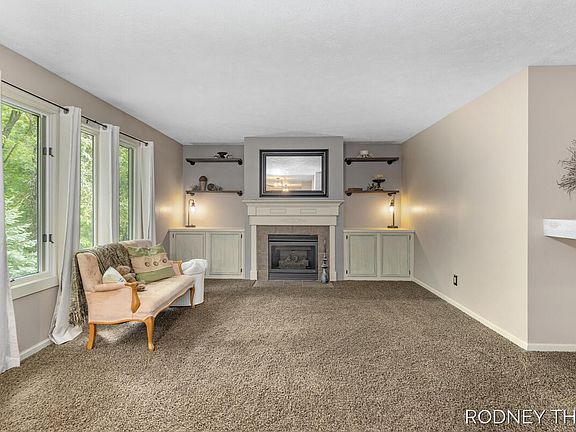 3rd image of 11576 Spruceview Dr