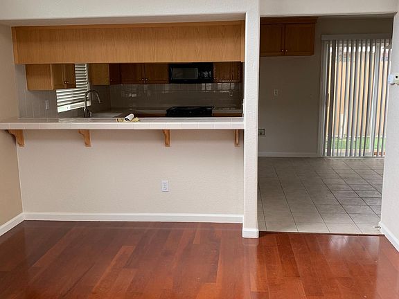 4th image of 1110 S Fairmont Ave #A