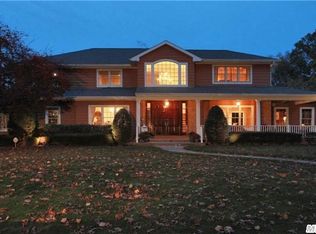 21 Lefferts Rd, Garden City, NY 11530