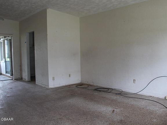 3rd image of 2260 Sherwood Dr
