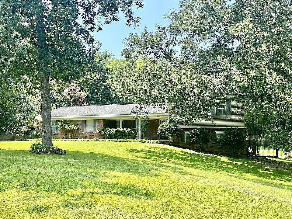 1st image of 203 Edgewood Dr