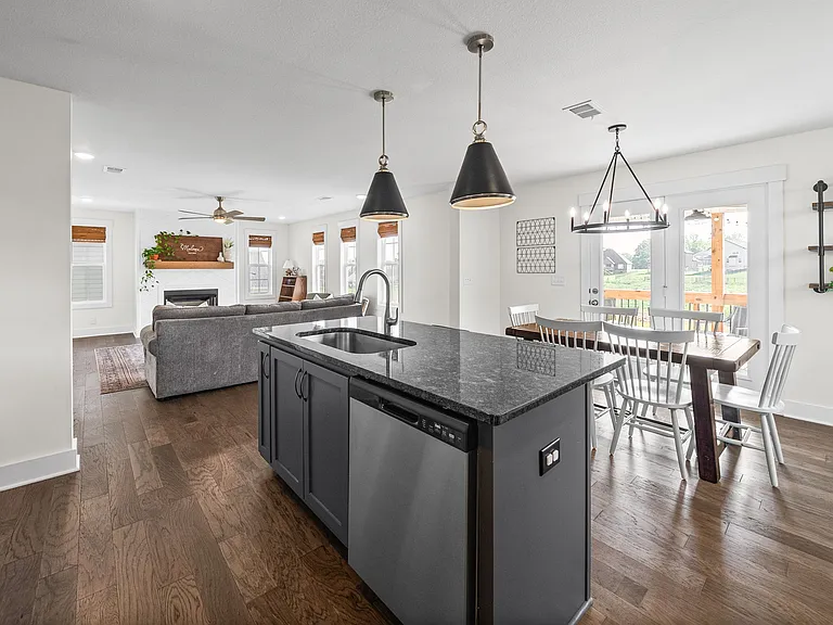 354 Frontier Dr — Photo 12