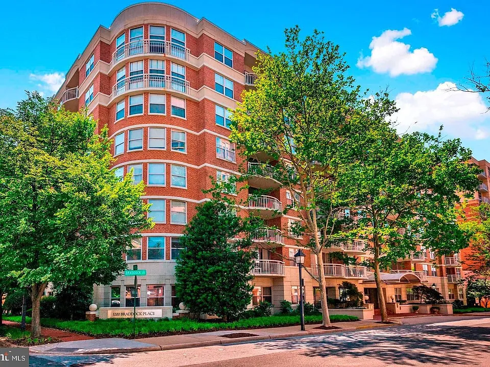 1200 Braddock Pl #814