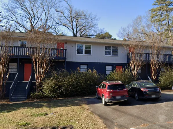 Charleston Ave, 215