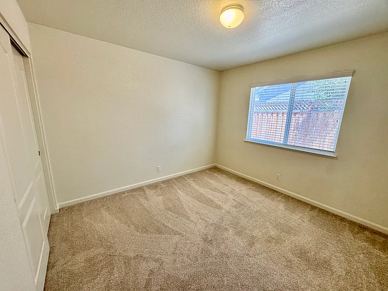 1398 Madelena Ln — Photo 22