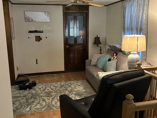 73 Edgar St, Carteret, NJ 07008