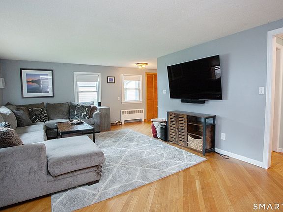 5th image of 11 Winthrop St