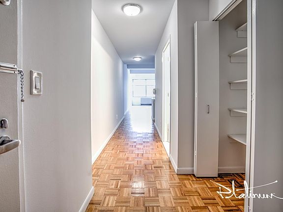 4th image of 45 Wall St APT 1720