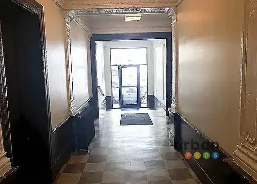 1060 Hancock St #6 — Photo 8