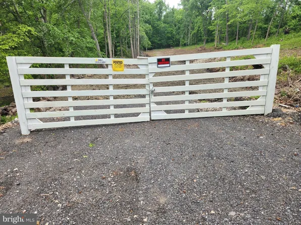 1400 Farmington Rd E, Accokeek, MD 20607