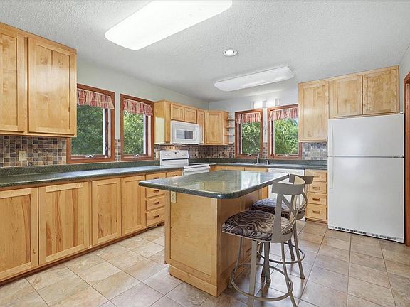 5th image of 261 Lower Pine Lake Ct