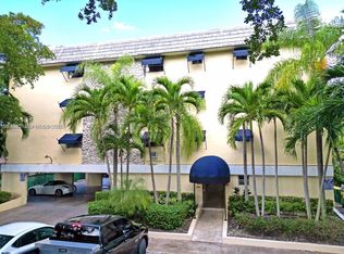 427 Santander Ave APT 404, Coral Gables, FL 33134
