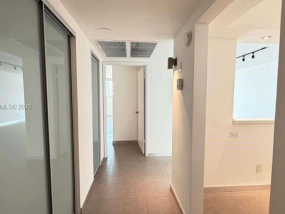 4th image of 19380 Collins Ave APT 905