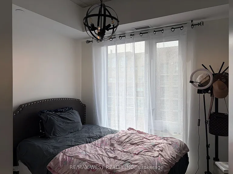 1808 Saint Clair Ave W #910 — Photo 8
