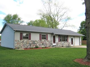 14709 W Cedar Lake Dr, Fort Wayne, IN 46845