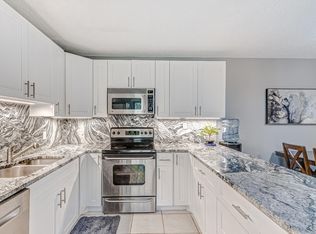 423 4th Ct, Palm Beach Gardens, FL 33410