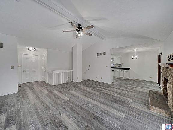 5th image of 1626 W Plum St