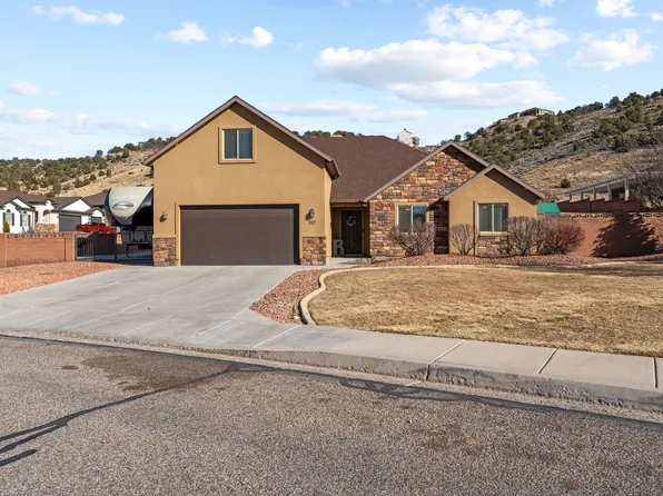 317 S Glen Canyon Dr, Cedar City, UT 84720