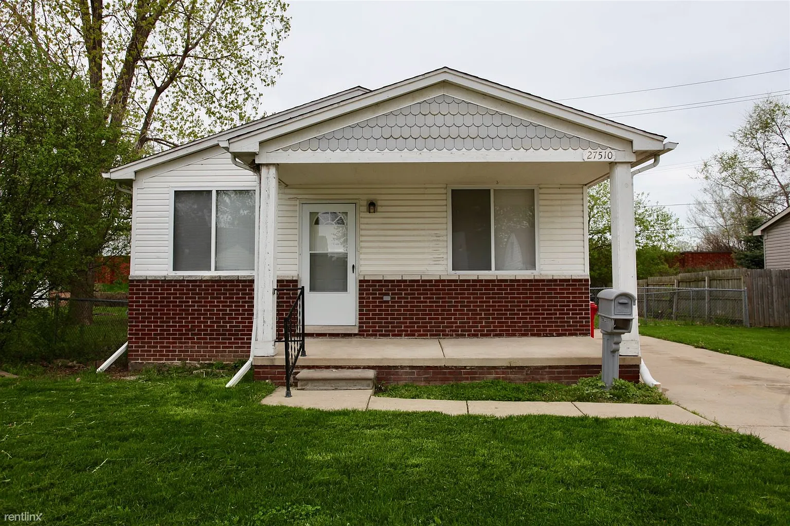 27510 Garfield St photo 1
