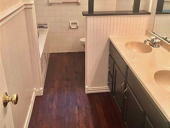 5th image of 1542 Sweetbriar Dr