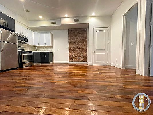 5th image of 436 Throop Ave #2B