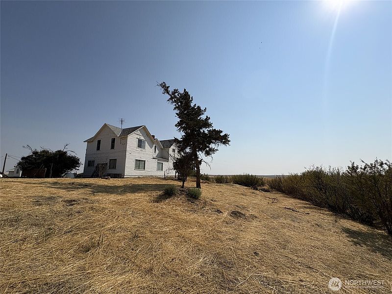 2nd image of 1225 Marcellus Road