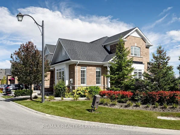 35 Lobelia St #4, Brampton, ON L6R 3Z6