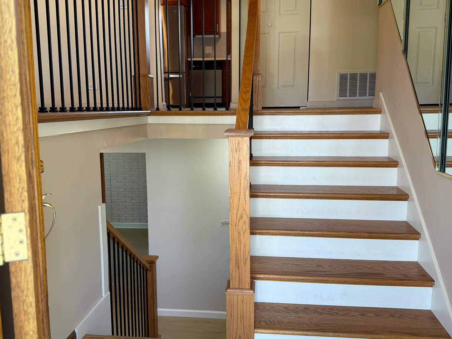 4 bed, 1924 sqft, $3,400 — Photo 2