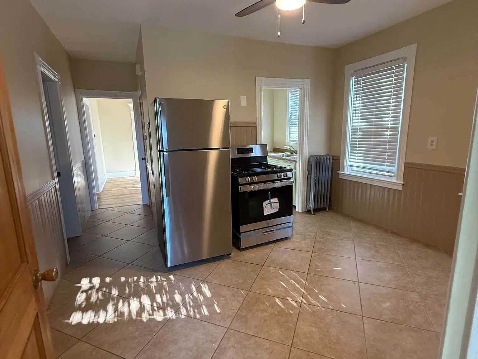 3 bed, 1200 sqft, $2,250 — Photo 4