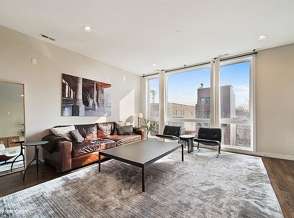 3rd image of 2324 W Huron St APT 3E