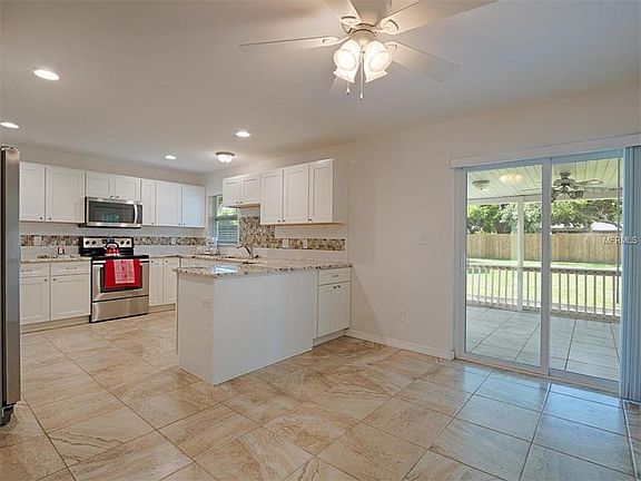 4th image of 2620 Sunny Breeze Ave
