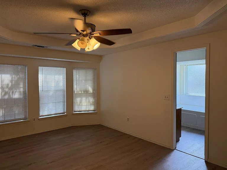 13104 Maple Leaf Dr — Photo 19
