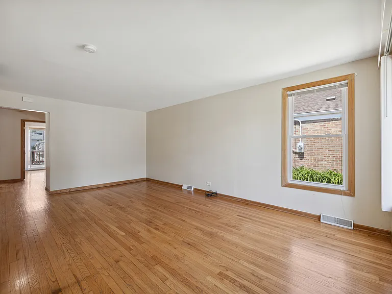 3228 Washington St — Photo 8