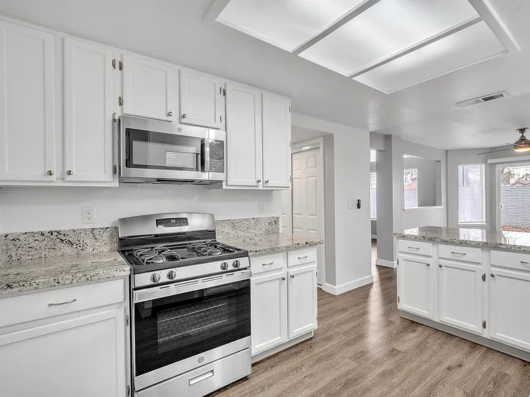 244 Delta Leaf Way — Photo 23