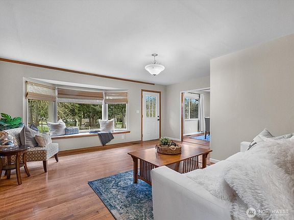 4th image of 207 Fort Casey Road