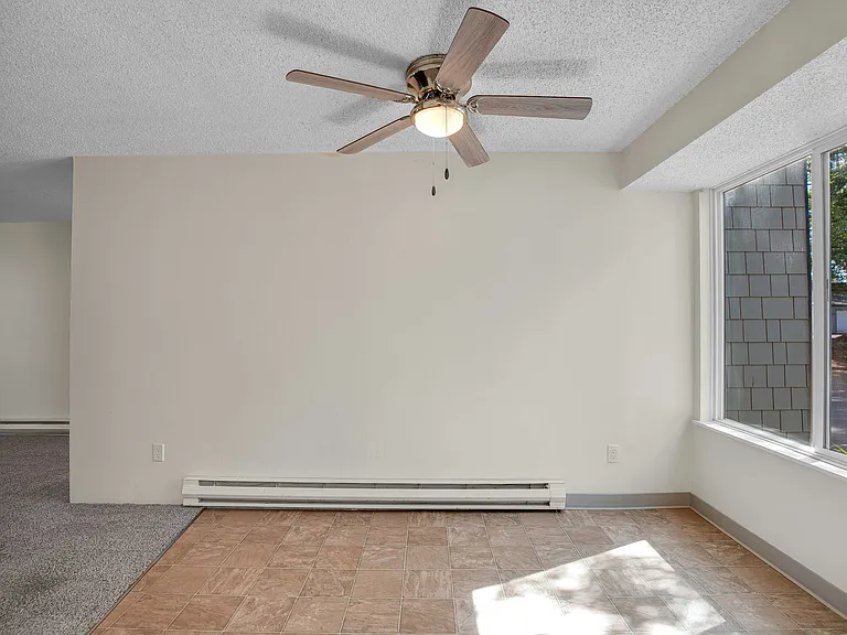 Riverview Apartments — Photo 14