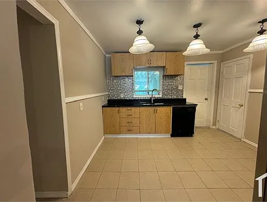 2257 Chambers Rd — Photo 11