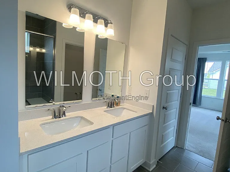 5102 Astor Way — Photo 10