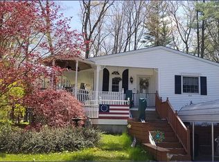 88 Beechwood Rd, Halifax, MA 02338