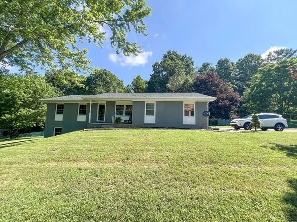 434 Big Red Dr, Hillsville, VA 24343