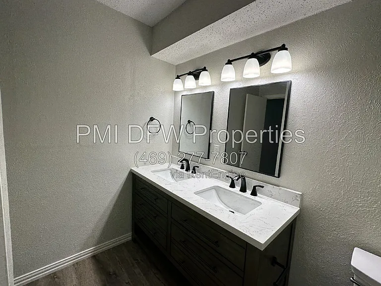 2120 Blossom Ln — Photo 6
