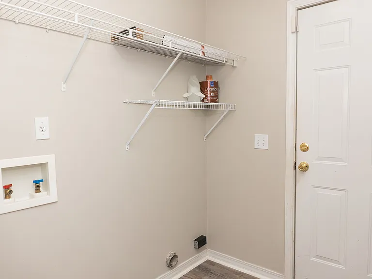 465 Jillian Dr — Photo 11