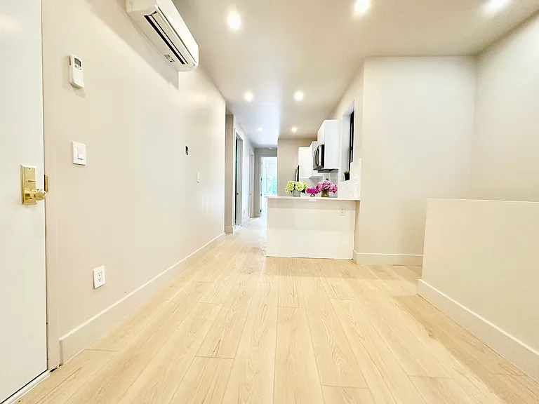 1381 Jefferson Ave #1AB — Photo 10