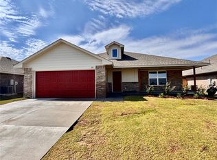 925 Hazy Brook Cir, Chickasha, OK 73018