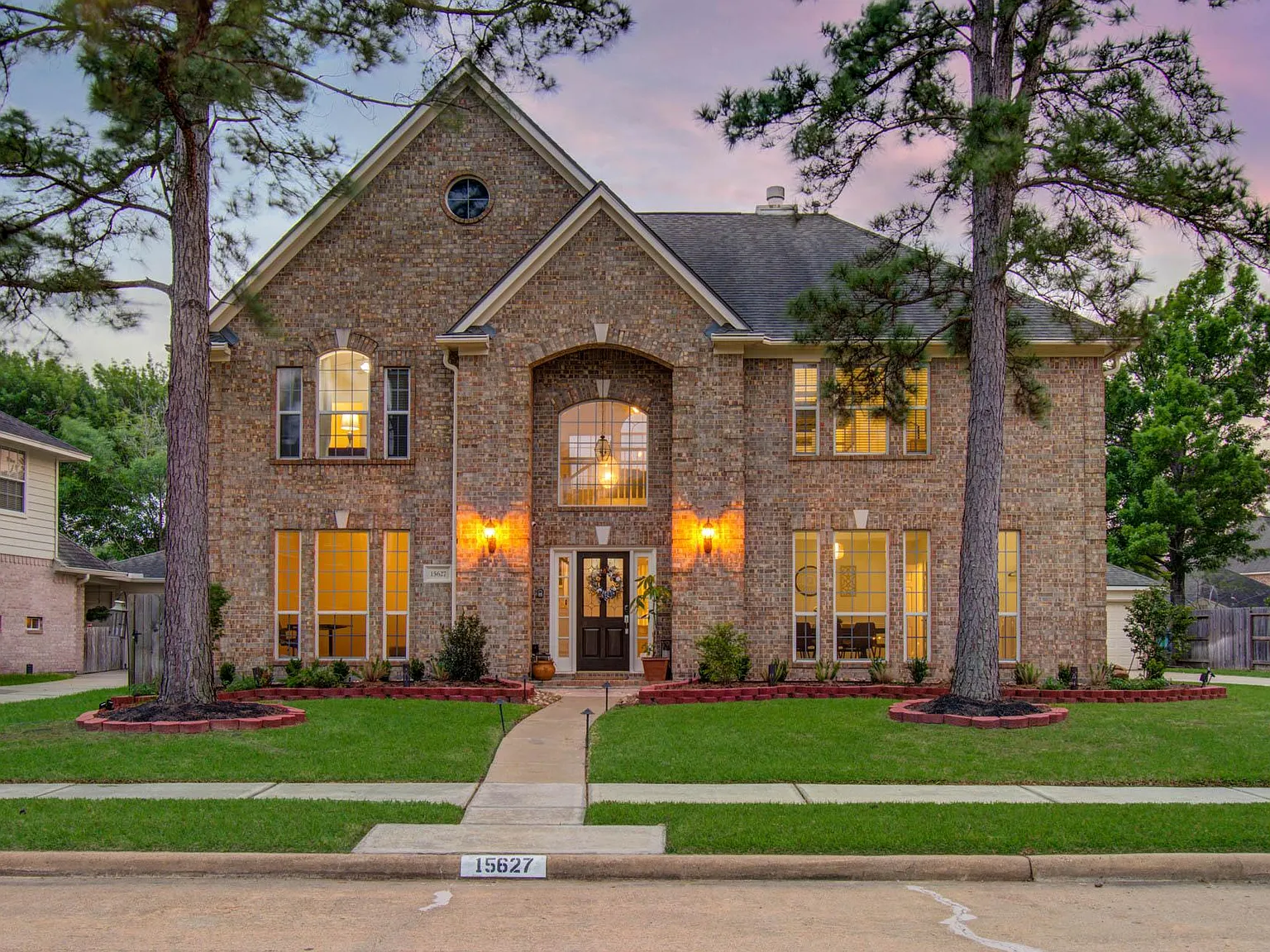 5 bed, 3.5 bath, 3713 sqft, $10,500 — Photo 2