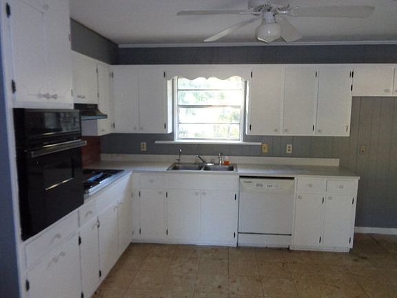 4th image of 3804 Midway Dr