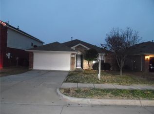 10404 Lake Park Dr, Hurst, TX 76053