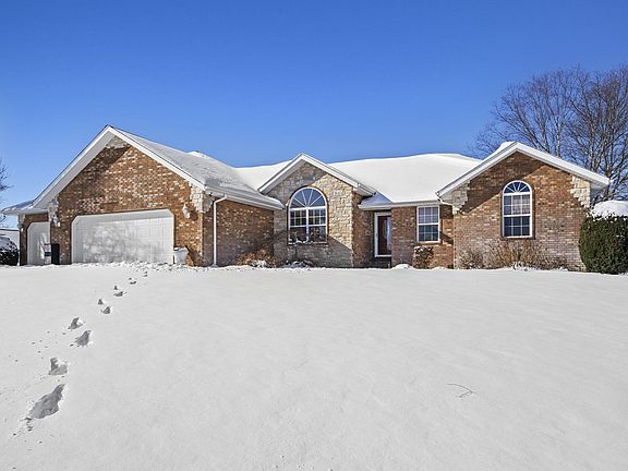 4th image of 605 Moon Valley Road