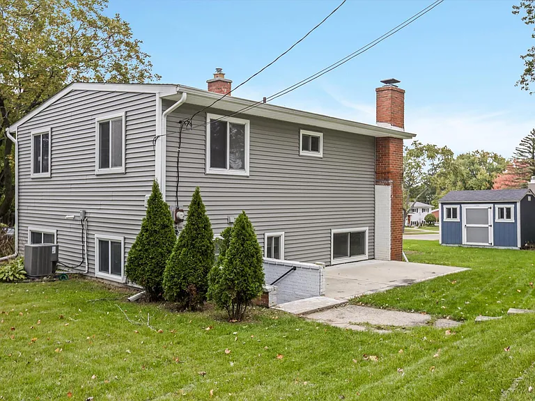 741 Panorama Dr — Photo 15